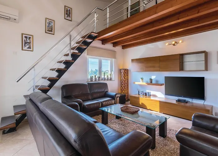 3 Bedroom In Marcana