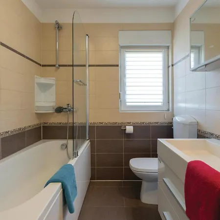3 Bedroom In * Marcana