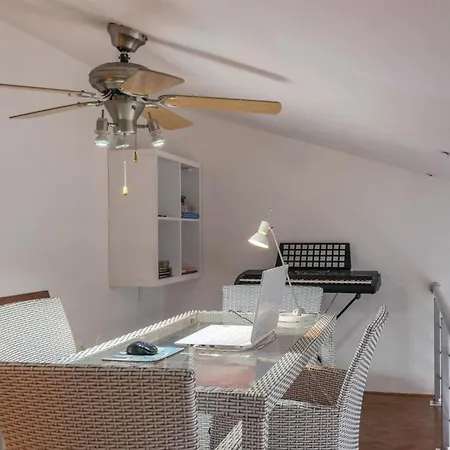 3 Bedroom In * Marcana